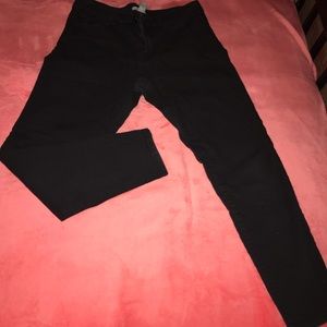 Selling black pants 🖤😃